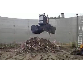 Entleerung von Behältern durch Containerdienst Naber in Ahlen